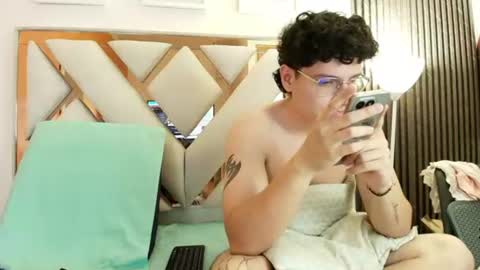 Zoe and dylan  online show from August 7, 1:42 pm
