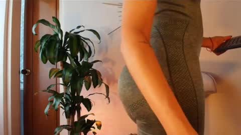 Zoe Baker online show from June 4, 5:19 pm