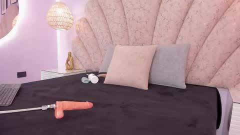 zoe_blosson online show from April 21, 2:37 am