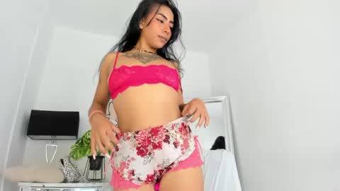 ZOE  online show from April 14, 10:02 pm