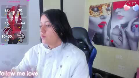 Z O E online show from November 17, 8:00 pm