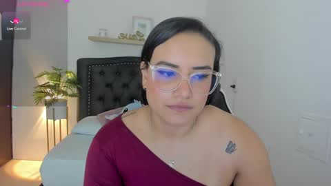 Zoe  online show from February 14, 12:25 pm