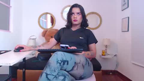 zoe_hecate online show from December 17, 12:39 am