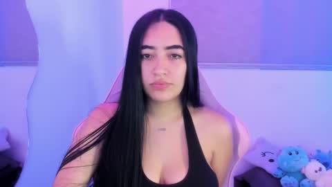 zoe_jones7 online show from March 5, 6:22 am