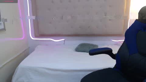 ZOE online show from April 21, 1:42 am