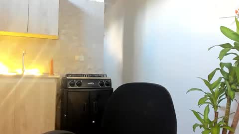 zoe_maddison19 online show from January 16, 10:08 pm