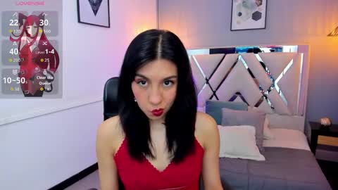 zoe_moreau online show from April 15, 7:58 pm