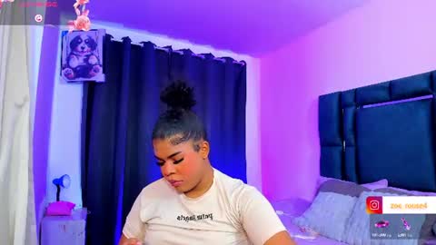 zoe_rosee4 online show from July 14, 10:37 pm