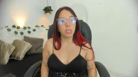 Zoe online show from February 4, 11:30 pm