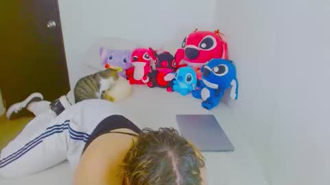 ZOE online show from February 17, 9:03 pm