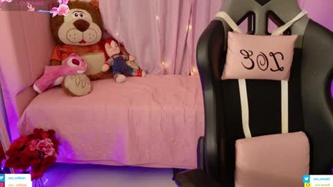 zoe_sullivan_ online show from March 11, 9:12 am