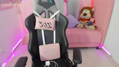 zoe_sullivan_ online show from September 27, 10:24 am