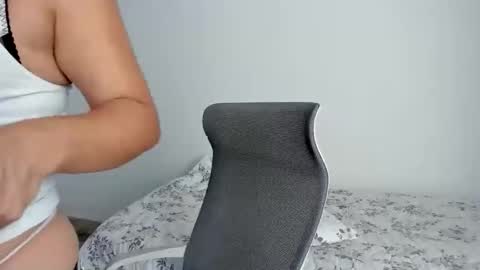 Zoe online show from June 7, 2:17 am