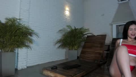 zoeblanc online show from March 21, 10:31 am