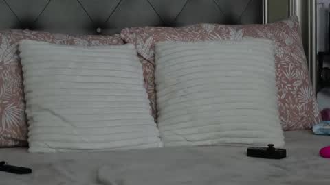 zoecarterx online show from April 17, 5:43 am