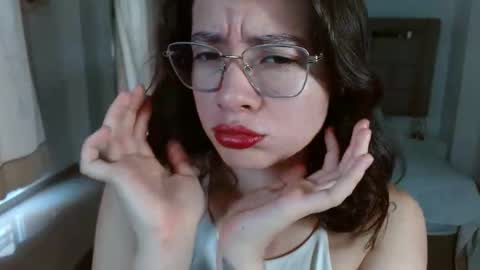 ZOE online show from October 18, 3:05 pm