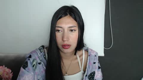 Laura  online show from January 17, 2:28 pm