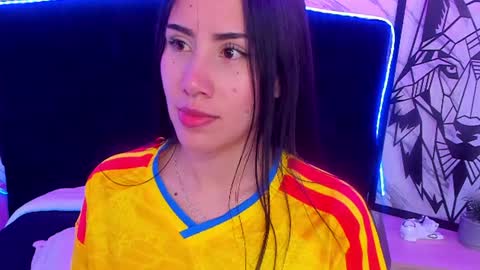 Laura  online show from June 18, 9:14 am