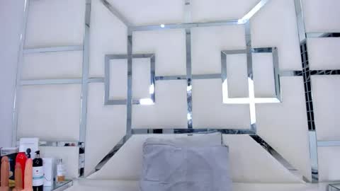 ZoeSwam online show from December 4, 12:16 pm