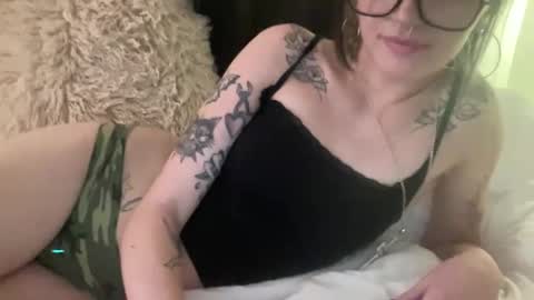 zoeyyb666 online show from January 14, 5:37 am