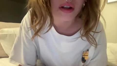 zoeyyb666 online show from March 15, 4:06 am