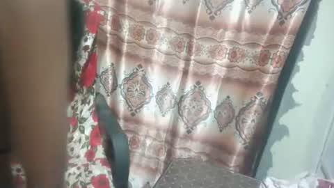 Snapshot of zoyakhan803 chatting on October 12, 11:17 pm zoyakhan803 online show from October 12, 11:17 pm