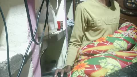 Snapshot of zoyakhan803 chatting on February 16, 1:14 am zoyakhan803 online show from February 16, 1:14 am