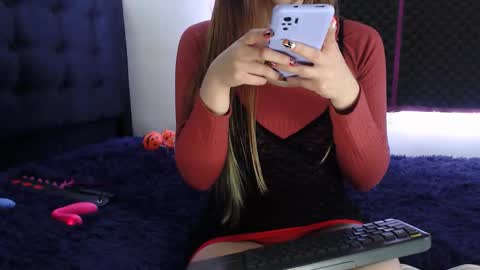 zpzphot online show from October 14, 7:00 am