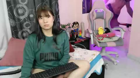 zulemapiel online show from February 21, 6:27 am