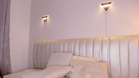 Zara online show from February 6, 8:22 pm