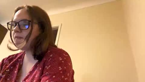 Emma online show from October 16, 9:13 pm