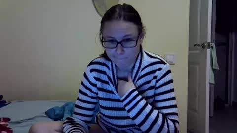 Snapshot of zyuhre chatting on October 12, 7:16 pm Zyuhre online show from October 12, 7:16 pm
