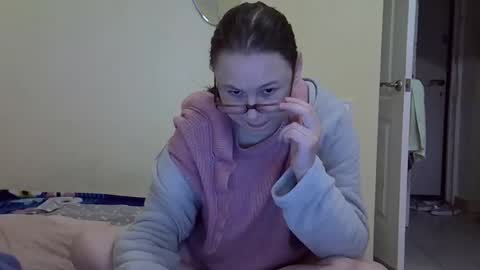 Zyuhre online show from November 19, 11:31 am